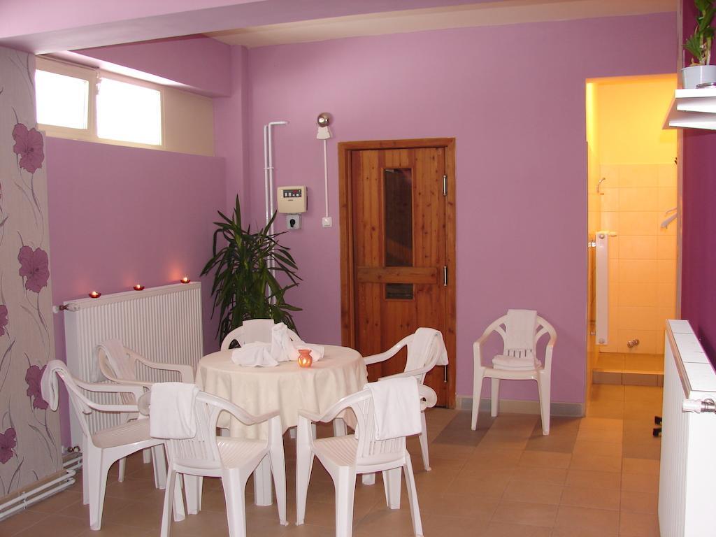 Salgo Hotel Salgotarjan Exterior photo